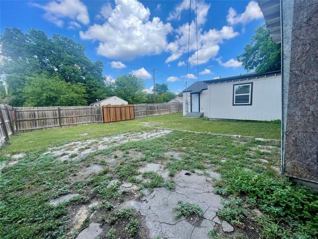 1733 Greenfield Avenue, Fort Worth, TX 76102