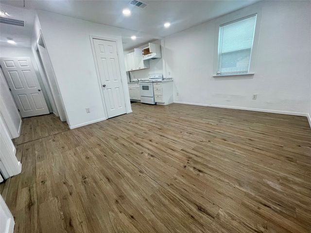 1733 Greenfield Avenue, Fort Worth, TX 76102