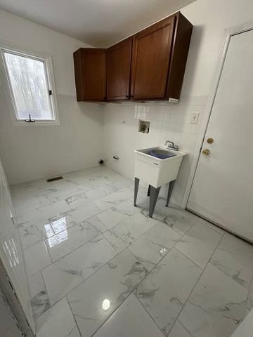 16627 Carse Avenue, Harvey, IL 60426