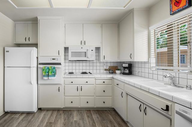 290 S San Jacinto Drive 9, Palm Springs, CA 92262