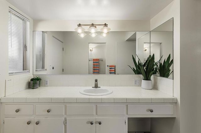 290 S San Jacinto Drive 9, Palm Springs, CA 92262