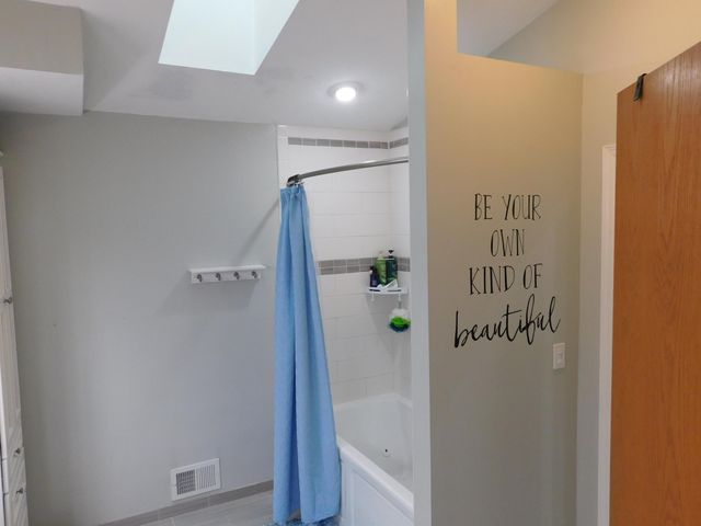 6691 13th St Circle N, Oakdale, MN 55128