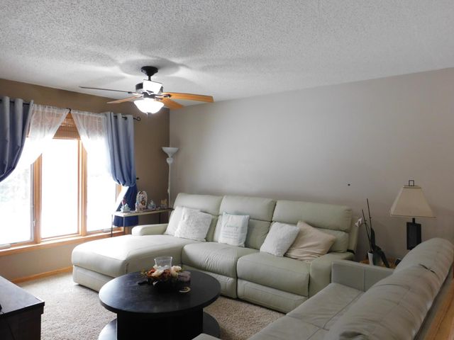 6691 13th St Circle N, Oakdale, MN 55128