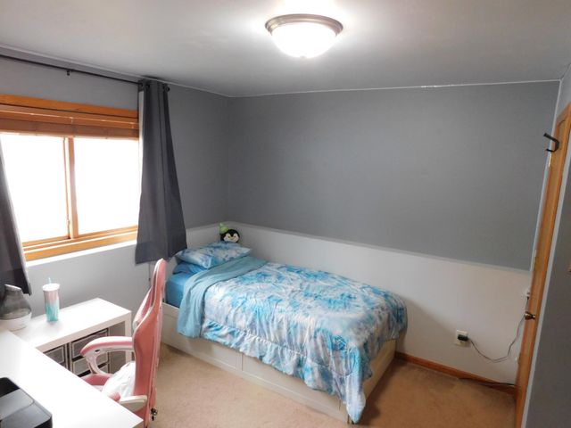 6691 13th St Circle N, Oakdale, MN 55128