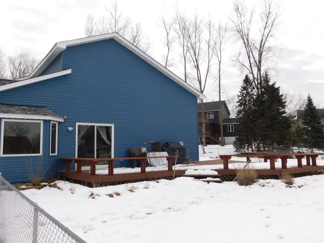 6691 13th St Circle N, Oakdale, MN 55128