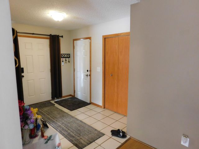 6691 13th St Circle N, Oakdale, MN 55128