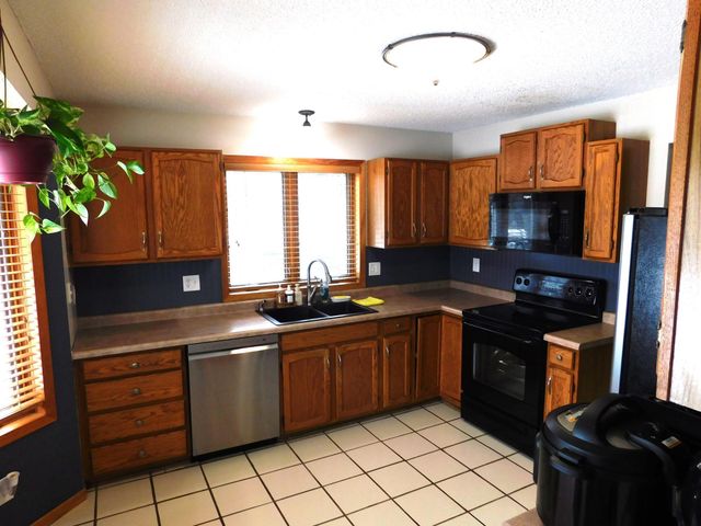 6691 13th St Circle N, Oakdale, MN 55128