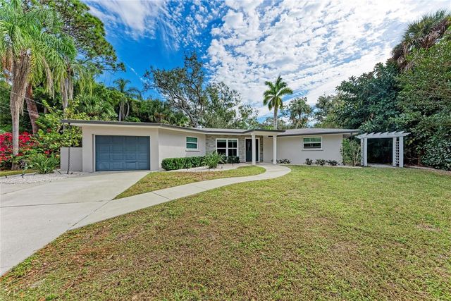 2132 HYDE PARK CIRCLE, Sarasota, FL 34239
