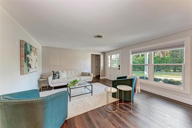 2132 HYDE PARK CIRCLE, Sarasota, FL 34239