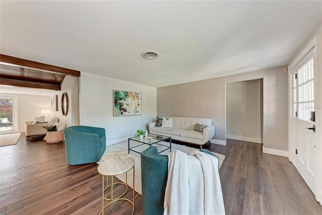 2132 HYDE PARK CIRCLE, Sarasota, FL 34239