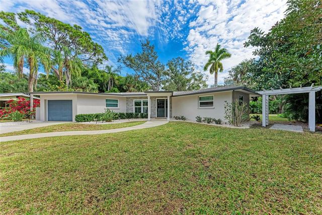 2132 HYDE PARK CIRCLE, Sarasota, FL 34239
