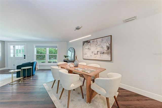 2132 HYDE PARK CIRCLE, Sarasota, FL 34239