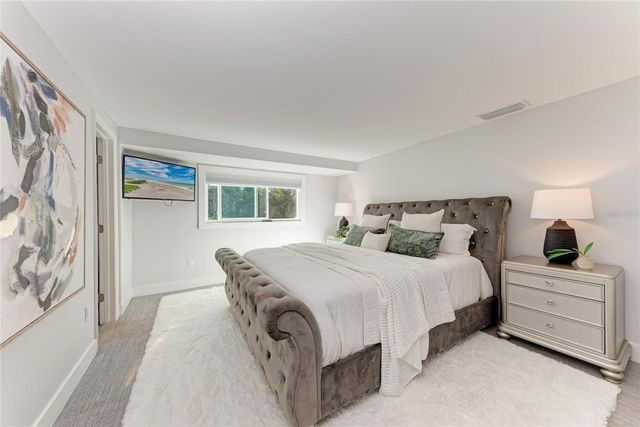 2132 HYDE PARK CIRCLE, Sarasota, FL 34239