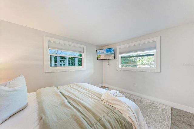 2132 HYDE PARK CIRCLE, Sarasota, FL 34239