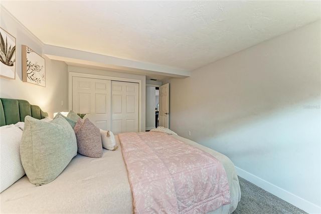 2132 HYDE PARK CIRCLE, Sarasota, FL 34239