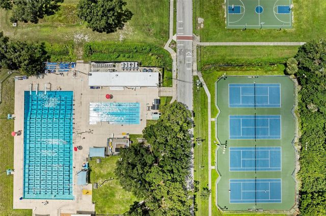 2132 HYDE PARK CIRCLE, Sarasota, FL 34239