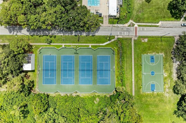 2132 HYDE PARK CIRCLE, Sarasota, FL 34239