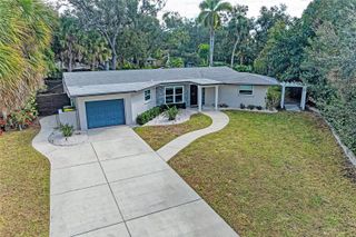 2132 HYDE PARK CIRCLE, Sarasota, FL 34239