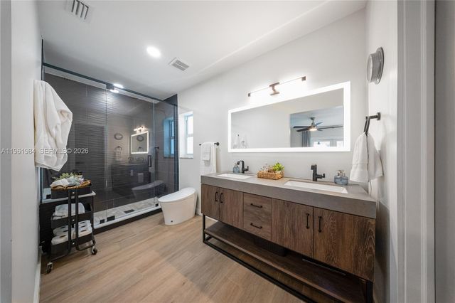 10880 SW 120th St, Miami, FL 33176