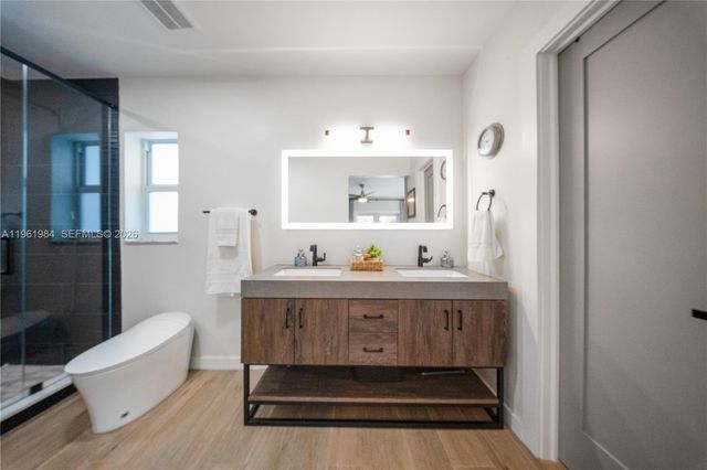 10880 SW 120th St, Miami, FL 33176