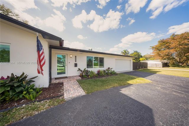 10880 SW 120th St, Miami, FL 33176