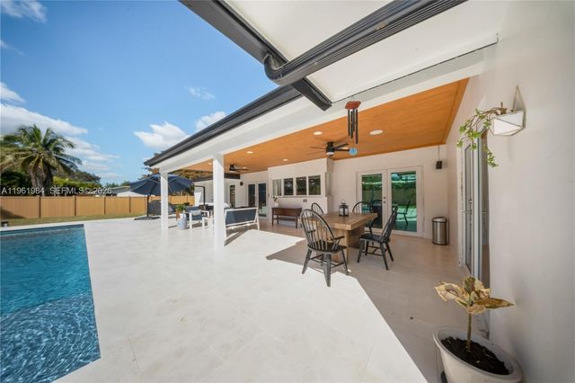 10880 SW 120th St, Miami, FL 33176