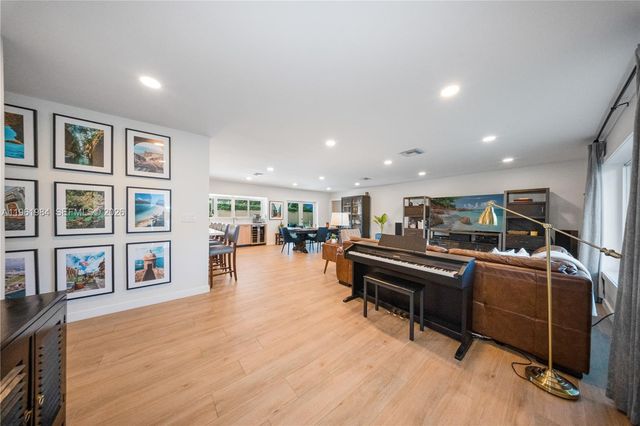 10880 SW 120th St, Miami, FL 33176