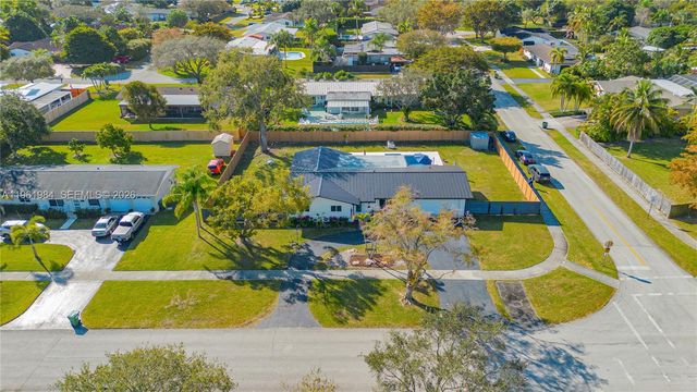 10880 SW 120th St, Miami, FL 33176