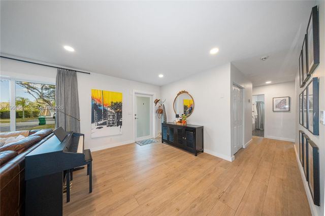 10880 SW 120th St, Miami, FL 33176