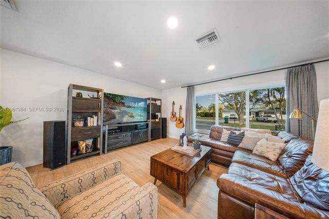 10880 SW 120th St, Miami, FL 33176