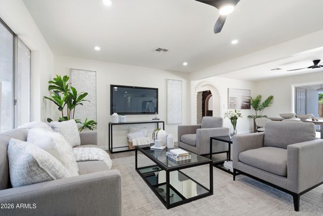18231 N 41st Street, Phoenix, AZ 85032