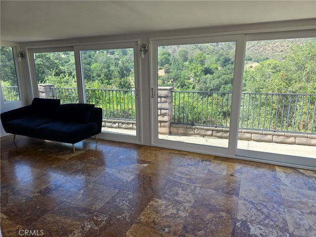 1340 Hillside, Glendale, CA 91208