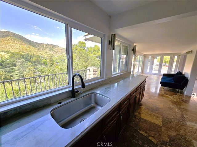 1340 Hillside, Glendale, CA 91208