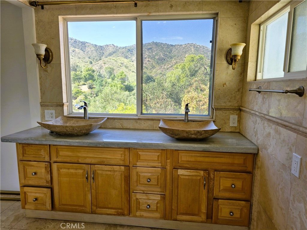 1340 Hillside, Glendale, CA 91208