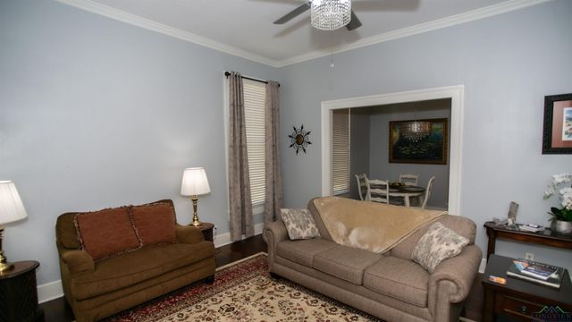 216 W Austin St, Jefferson, TX 75657