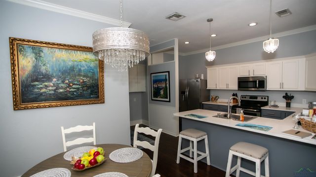 216 W Austin St, Jefferson, TX 75657