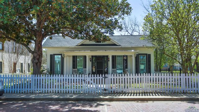 216 W Austin St, Jefferson, TX 75657