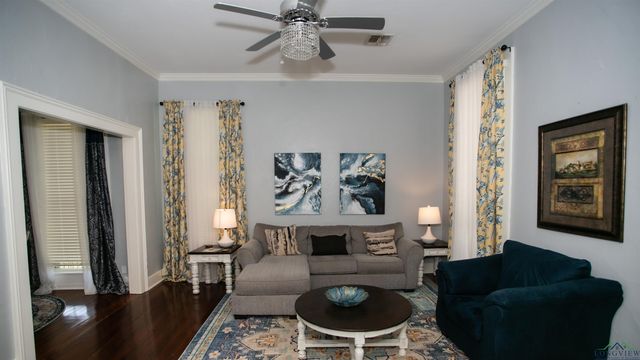 216 W Austin St, Jefferson, TX 75657