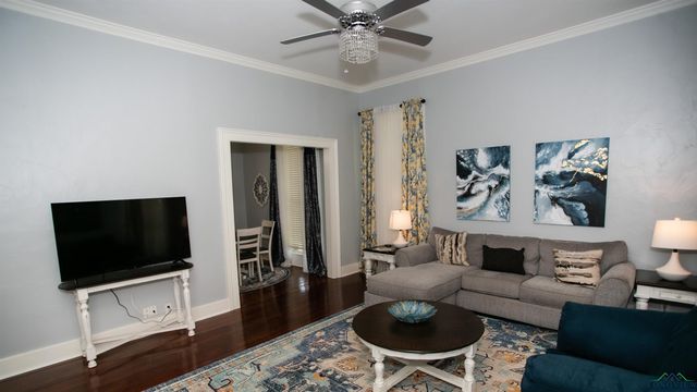 216 W Austin St, Jefferson, TX 75657