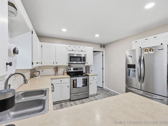 3112 W Berwick Street, Claremore, OK 74017