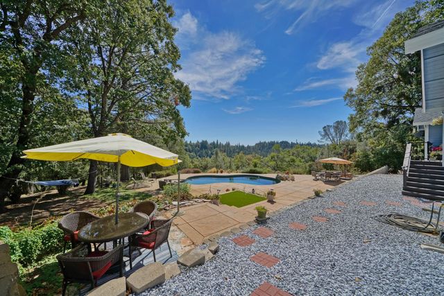 4929 Escondito Ct, Camino, CA 95709
