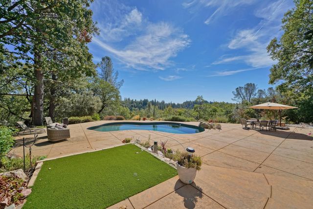 4929 Escondito Ct, Camino, CA 95709