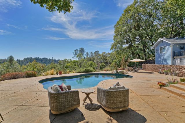4929 Escondito Ct, Camino, CA 95709