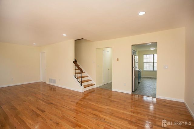 7 Cactus Court, Edison, NJ 08820