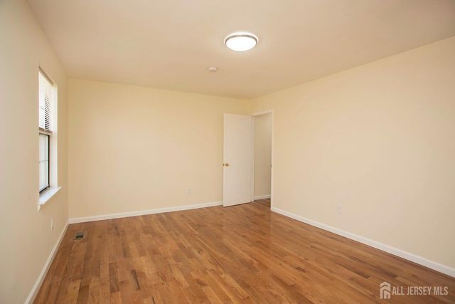 7 Cactus Court, Edison, NJ 08820