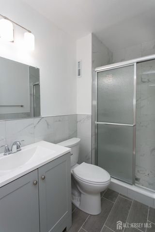 7 Cactus Court, Edison, NJ 08820