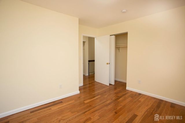 7 Cactus Court, Edison, NJ 08820