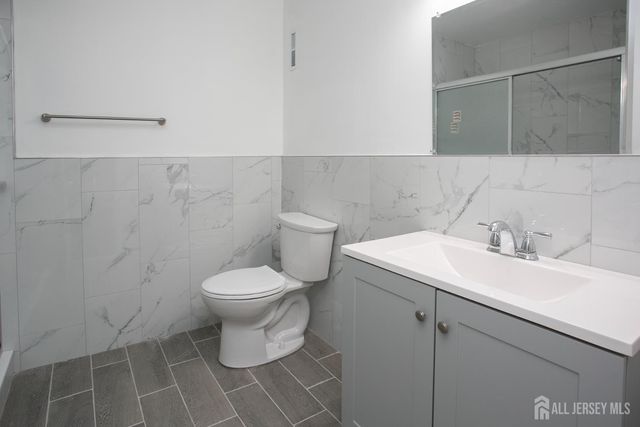 7 Cactus Court, Edison, NJ 08820