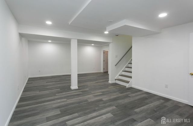 7 Cactus Court, Edison, NJ 08820