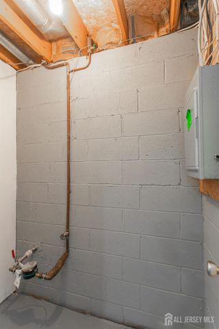 7 Cactus Court, Edison, NJ 08820